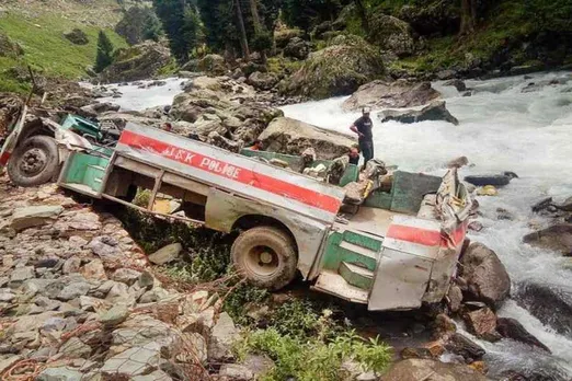 Terrible accident in Uttarakhand, 6 rescued so far