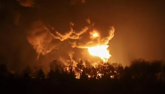 Russia attacks Ukraine's oil refinery