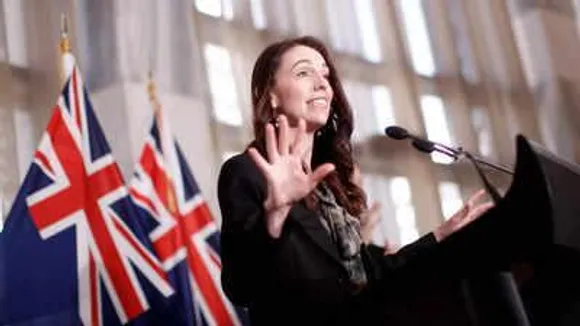 New Zealand PM continues media interaction despite earthquake of magnitude 5.9 on Richter scale