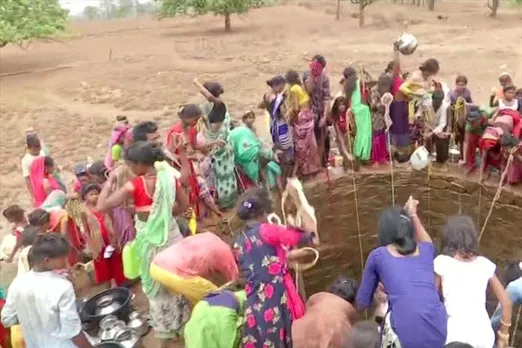 People in Khadiyal village in Maharashtra are risking their lives for 1 bucket of drinking water