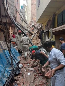 5 trapped in building collapse in Delhi's Azad Market area