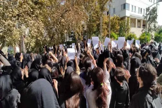 Protesting students by removing hijab, Iran- see video