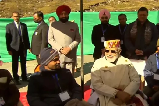 PM Modi interacts with shramjeevis at Kedarnath