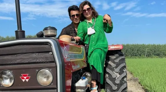Sonu Sood and Farah Khan come together for Tum Toh Thehre Pardesi reprised version