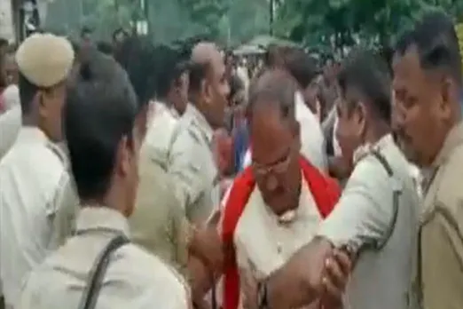 Nabanna Chalo: Clash broke between BJP-Police workers in Asansol