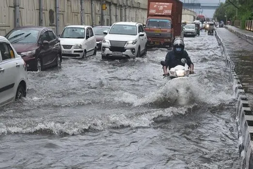 Heavy Rainfall hits Delhi