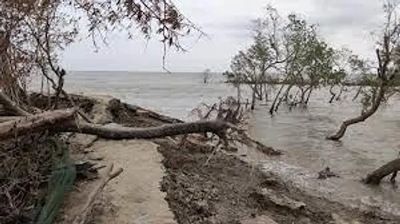 Sundarbans Development Minister visits Muriganga Dam to deal with cyclone