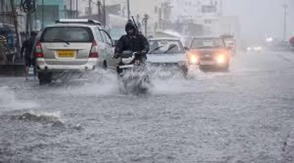Heavy rain lashes Odisha, IMD issues red alert for six districts