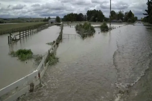 New Zealand Troops Supply Aid To Storm-hit Towns