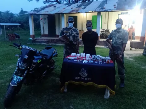 BSF APPREHENDED A SMUGGLER ALONG WITH MEDICINES WORTH RS. ONE LAKH