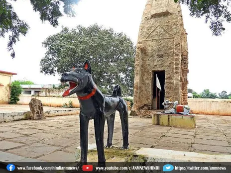 एक अनोखा मंदिर जहां कुत्ते की होती है पूजा