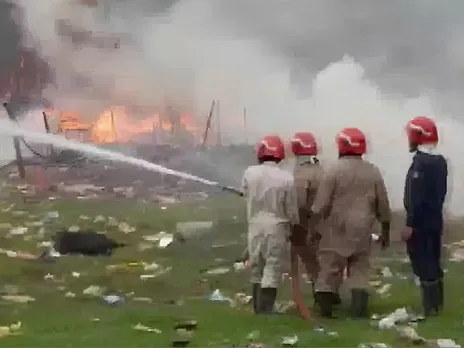 BREAKING: गैस सिलेंडर फटने से लगी भीषण आग
