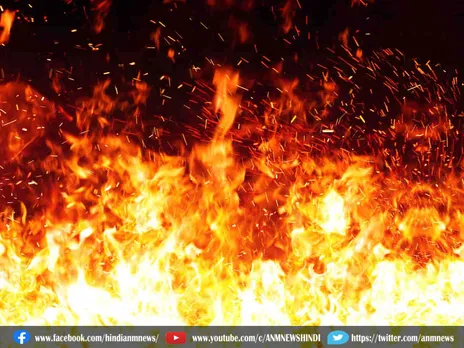 West Bengal News : गोदाम में लगी भीषण आग