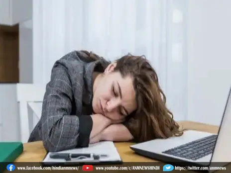 Lifestyle: ऑफिस वर्क के दौरान नींद लगने से इन तरीकों से खुद को रखें फ्रेश