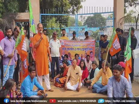 राशन भ्रष्टाचार! घंटो धरना प्रदर्शन कर सौंपा गया ज्ञापन