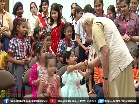 प्रधानमंत्री मोदी ने मनाई बच्चों के साथ रक्षा बंधन
