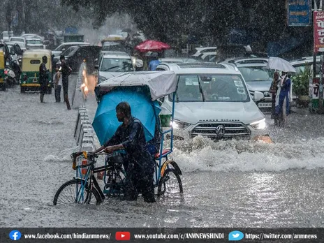 दिल्ली में भारी बारिश के कारण कई जगहों पर हुए जलभराव और ट्रैफिक जाम
