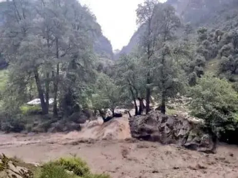 हिमाचल में आई बाढ़ में 9 की मौत, 7 लापता