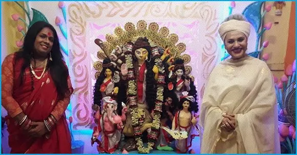 कोलकाता में ट्रांसजेंडर्स ने अर्द्धनारीश्वर की मूर्ति संग मनाई दुर्गा पूजा
