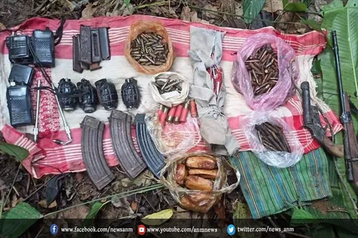 असम पुलिस ने दीफू के पास के जंगलों से हथियार और गोला-बारूद बरामद किया