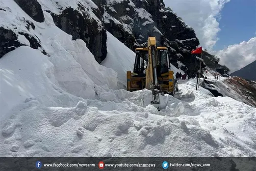 बर्फ से पर्यटकों को बचाया बॉर्डर रोड्स संगठन