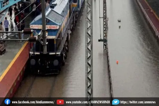 महाराष्ट्र: कोंकण रेलवे ने भारी बारिश के बाद रत्नागिरी में ट्रेन सेवा स्थगित