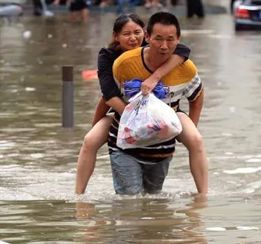 एक हजार साल बाद चीन में बाढ़ ने मचाया तबाही, लोगो ने कहा- कुकर्मों की सजा दे रहे हैं भगवान