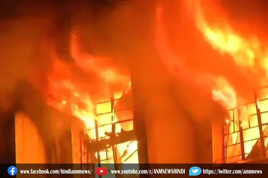 हैदराबाद के कबाड़ गोदाम में लगी भीषण आग