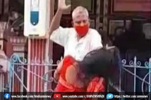 मंदिर में पूजा करने आई महिला को पुजारी ने बाल पकड़कर पीटा