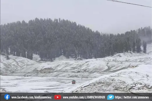 जम्मू-कश्मीर में प्रदेश के पर्वतीय इलाकों में बर्फबारी