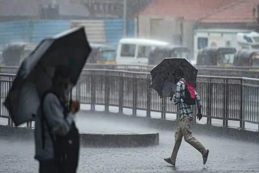 कल से महाराष्ट्र-केरल-कर्नाटक में भारी बारिश की चेतावनी