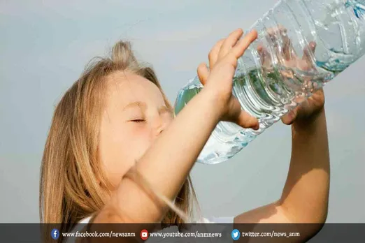 प्लास्टिक की बोतल में पानी पीना हो सकता है आपकी सेहत के लिए हानिकारक