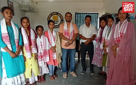 এশ শতাংশ উত্তীৰ্ণৰে বটদ্ৰৱালৈ গৌৰৱ কঢ়িয়াই আনিলে ভিজন একাডেমী চিনিয়ৰ ছেকেণ্ডাৰী বিদ্যালয়ে...