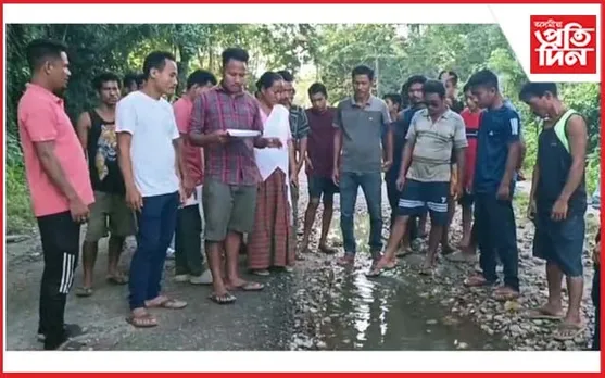 পথ নিৰ্মাণত গাফিলতি ! ঠিকাদাৰ ৰাজু চাহুৰ  ৭ কোটি টকীয়া পথৰ নমুনা দেখি ক্ষুব্ধ ৰাইজ