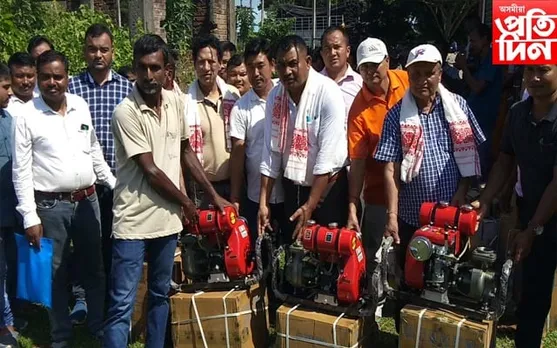 ক্ষুদ্ৰ আৰু উপান্ত খেতিয়কৰ মাজত পাম্পছেট বিতৰন