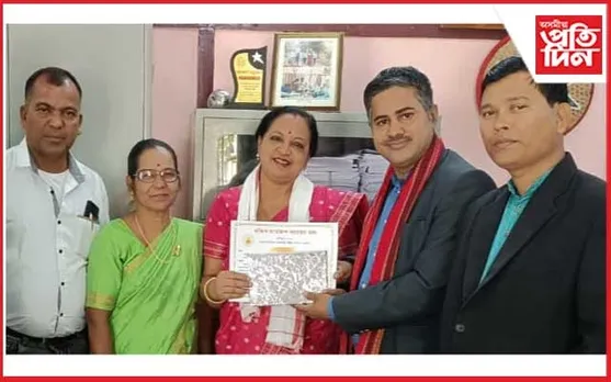 দক্ষিণ কামৰূপ সচেতন মঞ্চৰ উদ্যোগত
আন্তৰ্জাতিক নাৰী দিৱস উপলক্ষে বিভিন্ন ক্ষেত্ৰৰ নাৰীক সম্বৰ্দ্ধনা