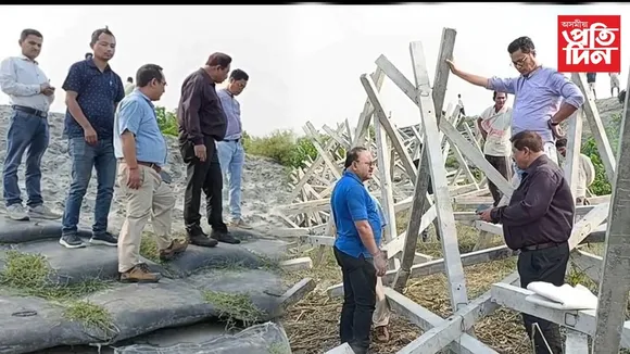 অসমীয়া প্ৰতিদিনৰ বাতৰিৰ প্ৰভাৱঃ বান্দেনাৰ খহনীয়াগ্ৰস্ত এলেকা পৰিদৰ্শন জলসম্পদৰ মুখ্য অভিযন্তাৰ
