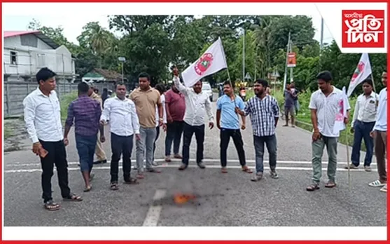 তামুলপুৰত যোগান মন্ত্ৰীৰ প্ৰতিকৃতি দাহঃ আৰক্ষী-আছু নেতাৰ হতাহতি