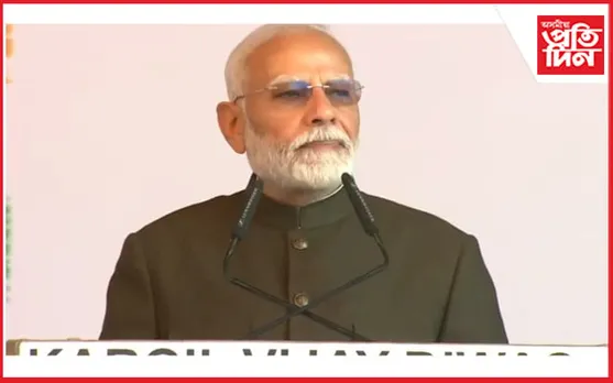 কাৰ্গিল বিজয়ৰ ২৫টা বছৰ : বীৰ ছহিদৰ স্মৃতিত প্ৰধানমন্ত্ৰী মোডীৰ শ্ৰদ্ধাৰ্ঘ্য