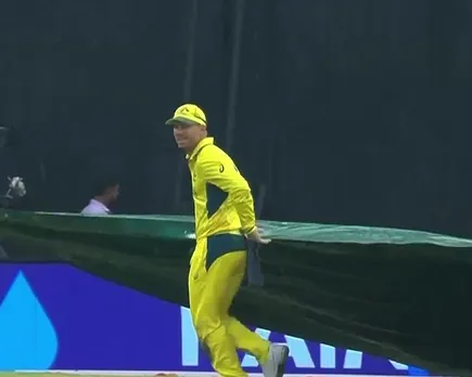 'World Cup to jeetne se rahe. Dil hi jeet le' - Fans react as David Warner helps groundsman as rain delays Sri Lanka vs Australia match