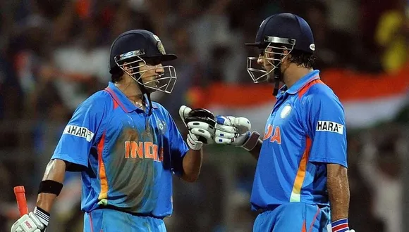 'Kya se kya ho gye dekhte dekhte' - Fans react to Gautam Gambhir's 'he sacrificed his International runs for team trophies' statement for MS Dhoni