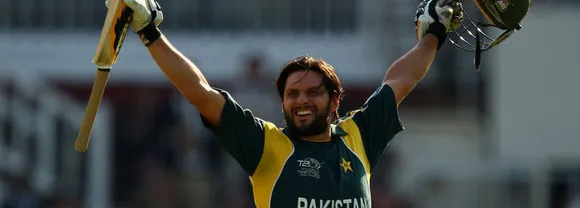 Shahid Afridi scored the fastest century using Sachin’s bat and it changed his luck as a batsman