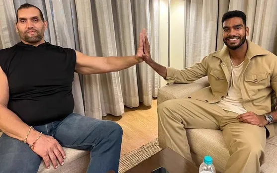 'Iyer bhai hath bcha kr rkhna thoda' - Fans react as Venkatesh Iyer meets former Indian WWE star The Great Khali