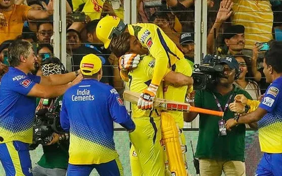 'Best picture from IPL ever' - Fans react as Ravindra Jadeja sets image of MS Dhoni lifting him as his Instagram profile picture