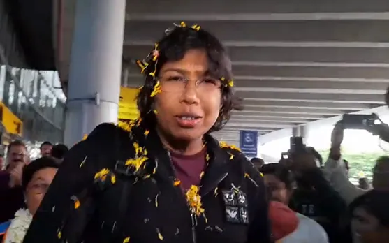Watch: Jhulan Goswami receives showers of flower petals upon her arrival in Kolkata post retirement