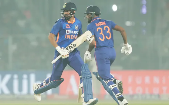 'Ise bolte hain complete domination'- Twitter ecstatic as India defeat Sri Lanka by 4 wickets in 2nd ODI, clinch the series 2-0