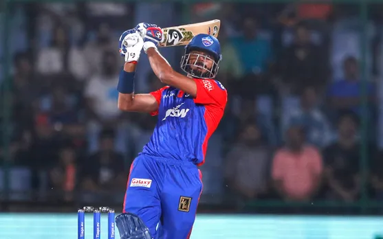 'David Warner se tez batting karne ka ghamand hai' - Fans laud Axar Patel for his quick-fire fifty during DC vs MI in IPL 2023