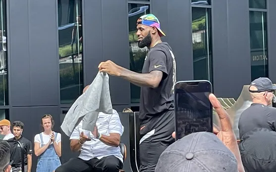 Watch: LeBron James amazed after the crowd welcomes him in his Innovation Center