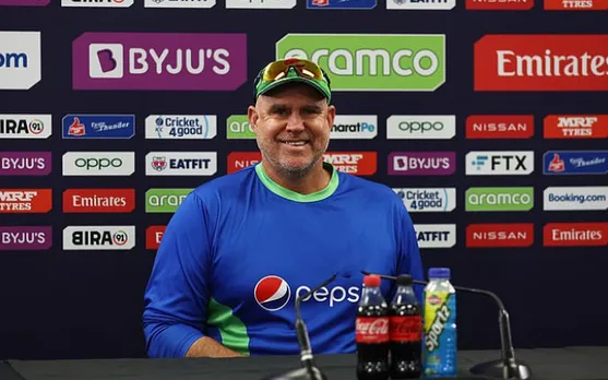Matthew Hayden offers to step in and help solve Australia's batting woes in the ongoing BGT Test series