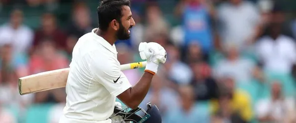 Sunil Gavaskar shares his vast cricket experience with Cheteshwar Pujara before the Sydney Test